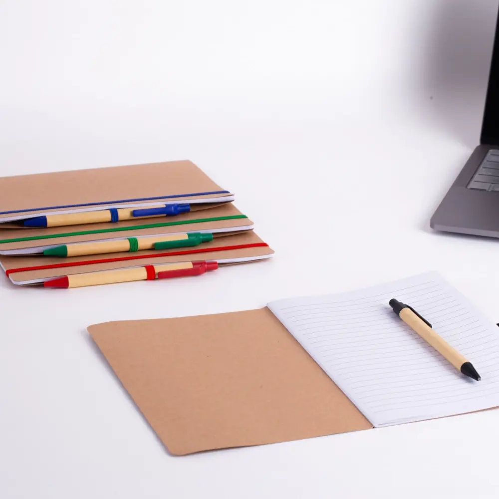 Caderno A5 Capa em Papel Kraft com Caneta Personalizado 
